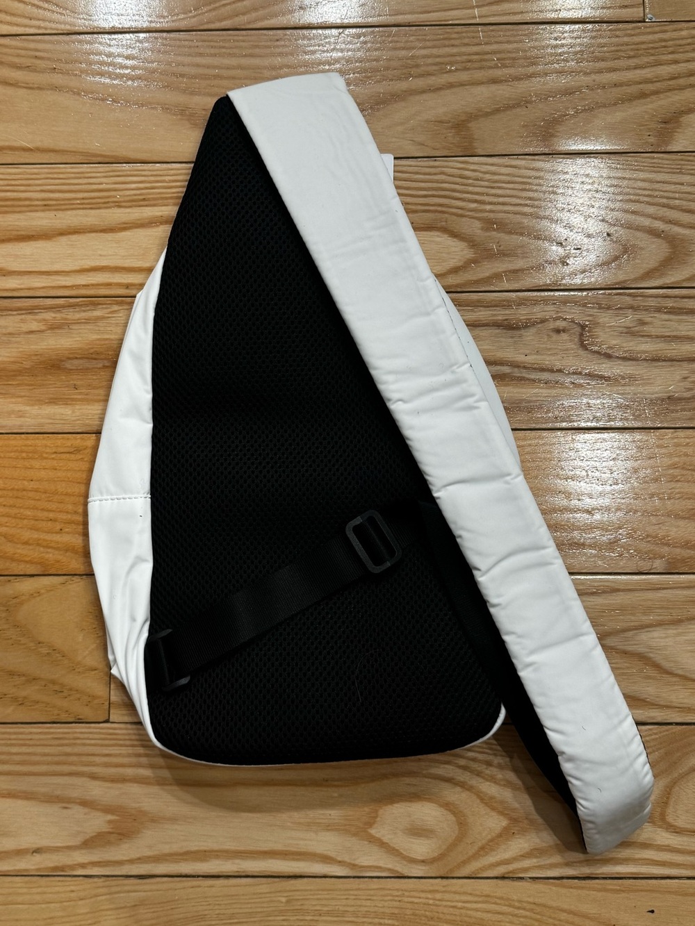 Athleta White All About Sling Bag with Black Strap - Picture 4 of 7